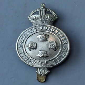Malaya States Volunteer Rifles - King's Crown White Metal Cap Badge.