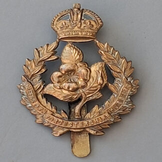 The Queen's Own Worcestershire Hussars - King's Crown Gilding Metal Cap Badge.